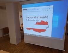 Eine Power Point Präsentation auf einem Desktop. 